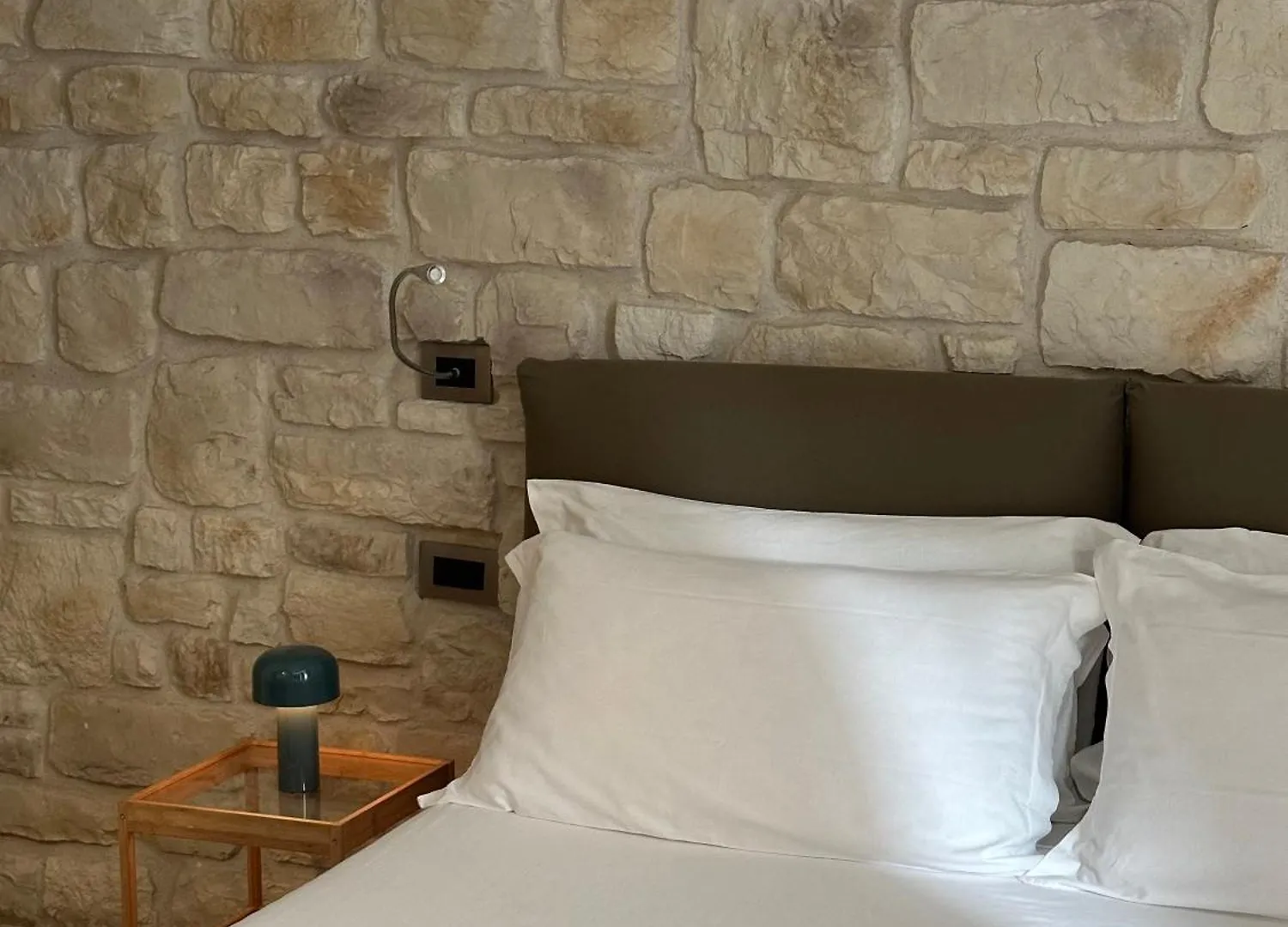 Olivia Rooms Teocrito Syracuse